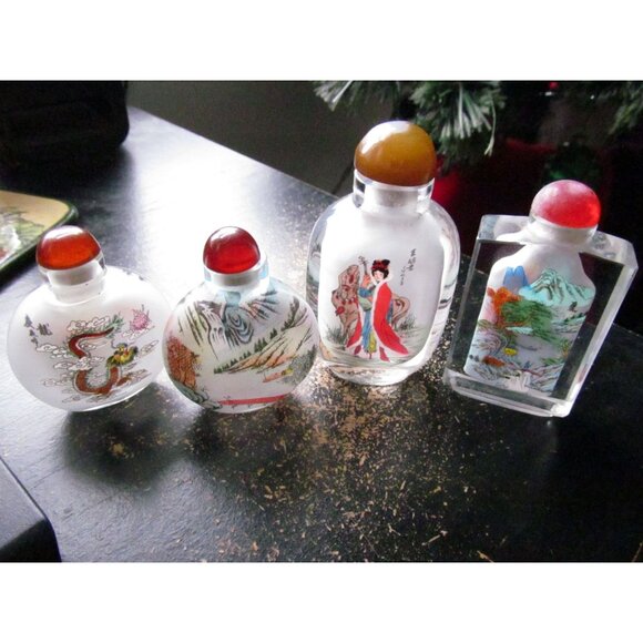 Reverse Painted Glass Snuff Bottles Vintage Asian Art with Stoppers Lot of 4 - Picture 10 of 12